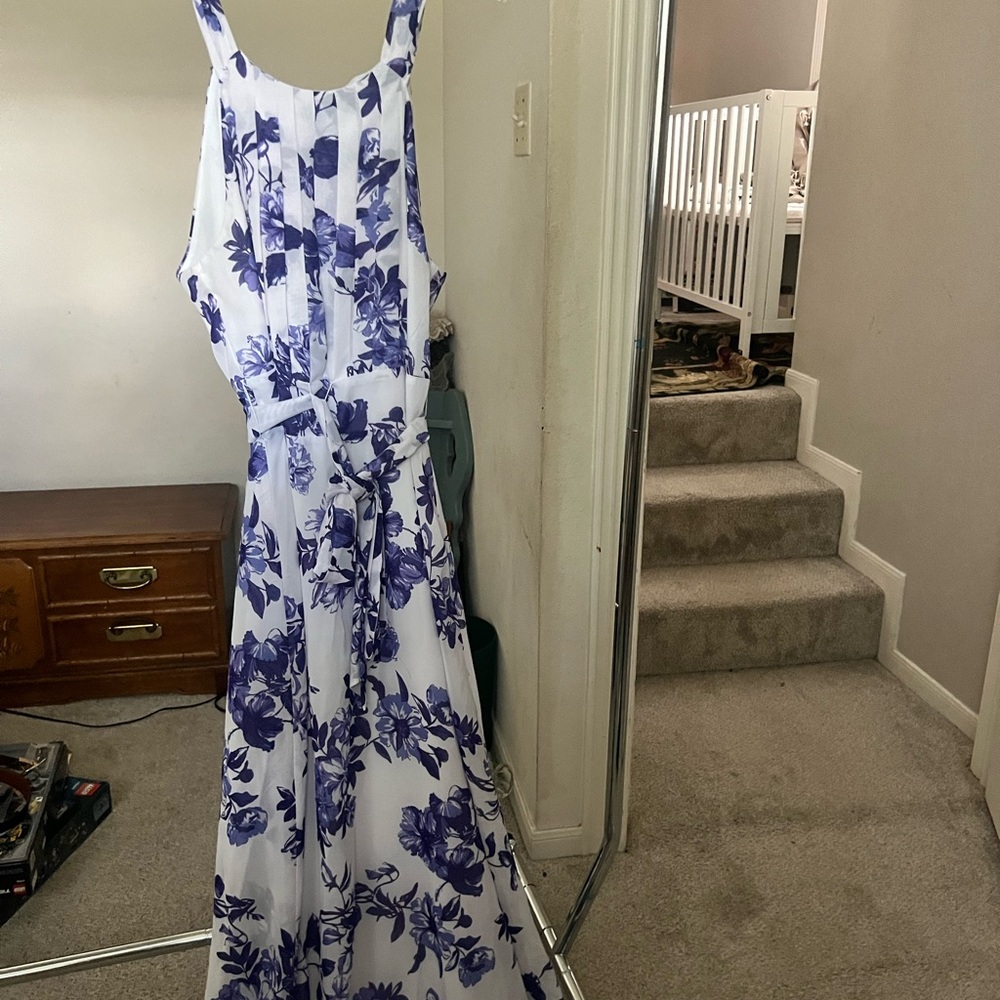 Leslie Fay White and Purple Floral Maxi Dress